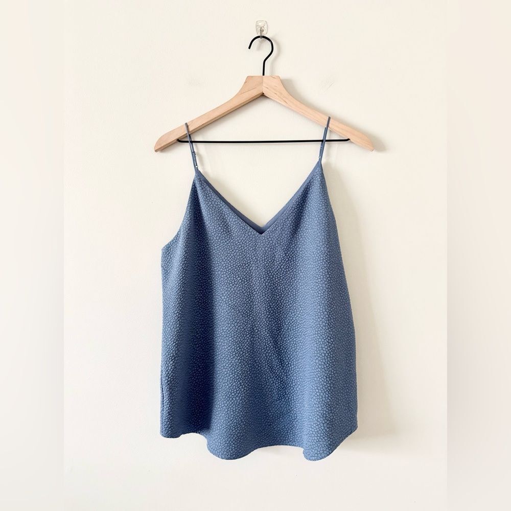NWT Express Textured Camisole in Blue Pebble Pattern - size M